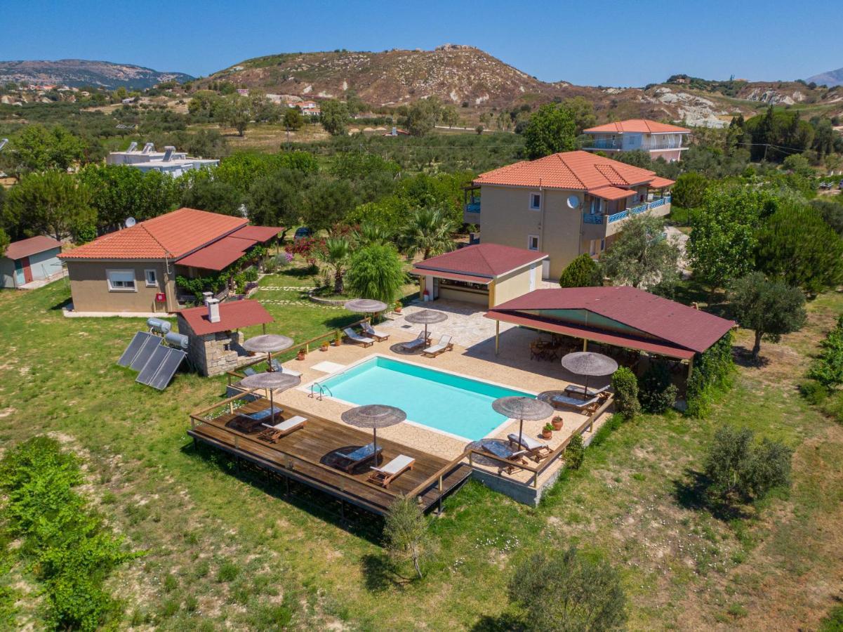 Aggelina's Daire Xi Beach